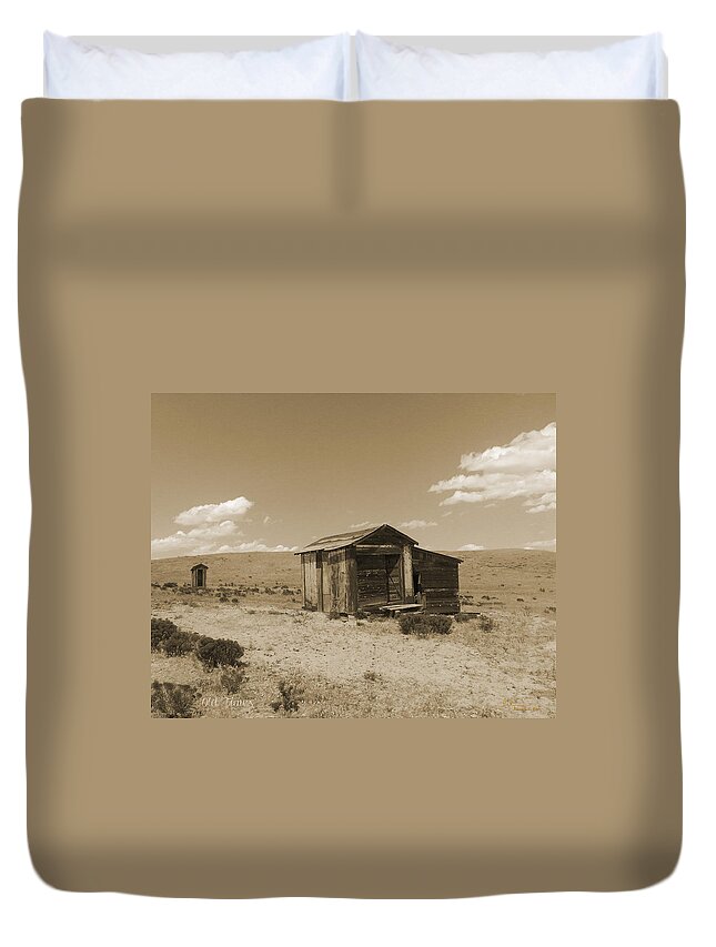 Vintage Duvet Cover featuring the photograph Out on the Prairie by Amanda Smith