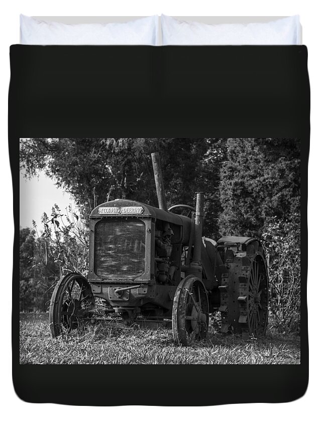 Landscape Duvet Cover featuring the photograph Old Tractor by Amber Kresge