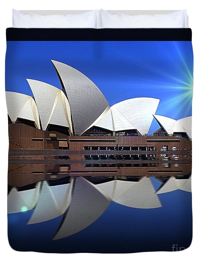 Australia Duvet Cover featuring the photograph Opera House 5 by Ben Yassa
