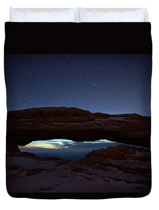 Americas Best Idea Duvet Cover featuring the photograph Over the Arch by David Andersen