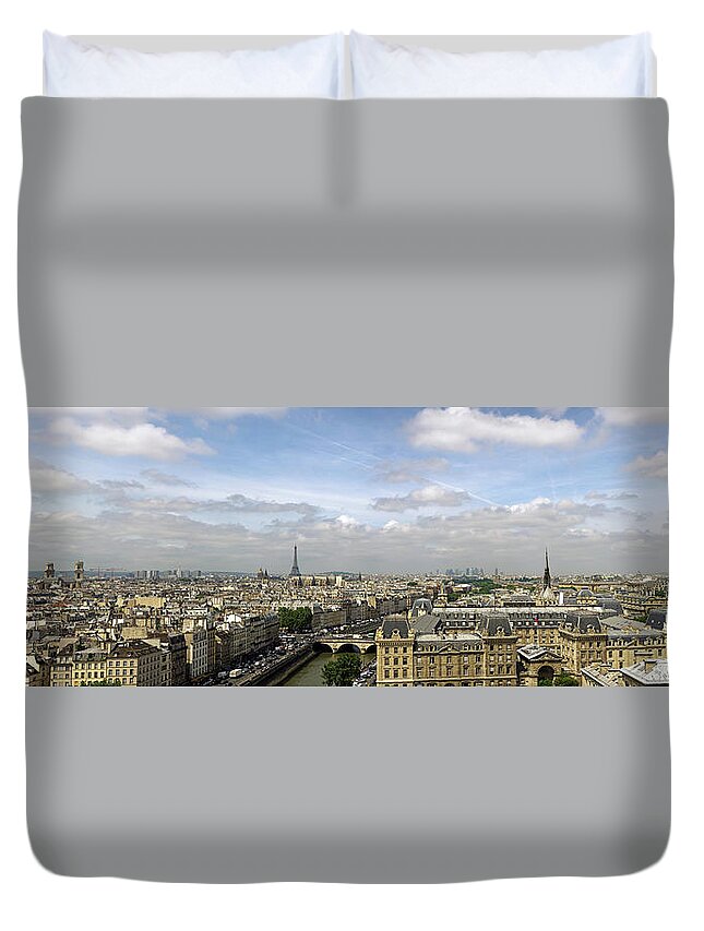 Arch Duvet Cover featuring the photograph Paris City Skyline by Vii-photo