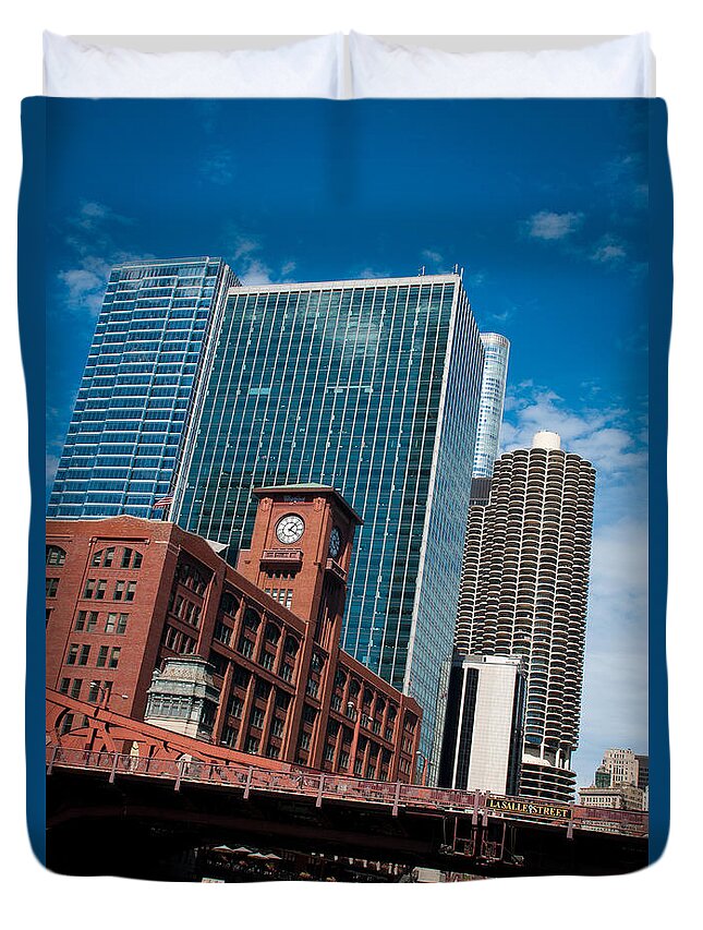 Park Towers Chicago Duvet Cover featuring the photograph Park Towers Chicago by Dejan Jovanovic