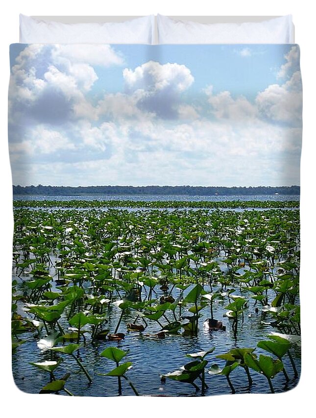 Florida Duvet Cover featuring the photograph Peace on the Lake by Lindsey Floyd