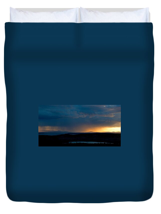Landscape Duvet Cover featuring the photograph Peacefull Bliss by Greg DeBeck
