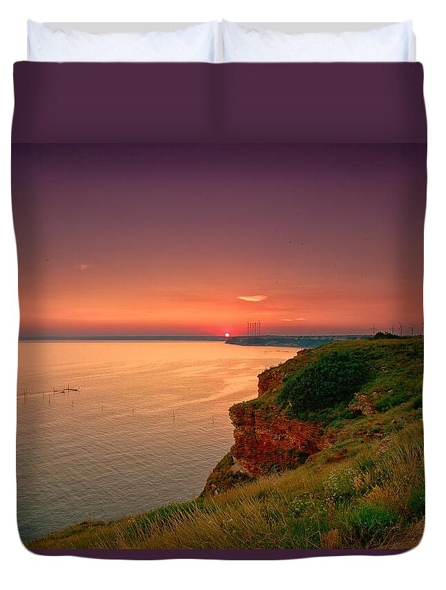 Colorful Duvet Cover featuring the photograph Perfect sunset by Eti Reid