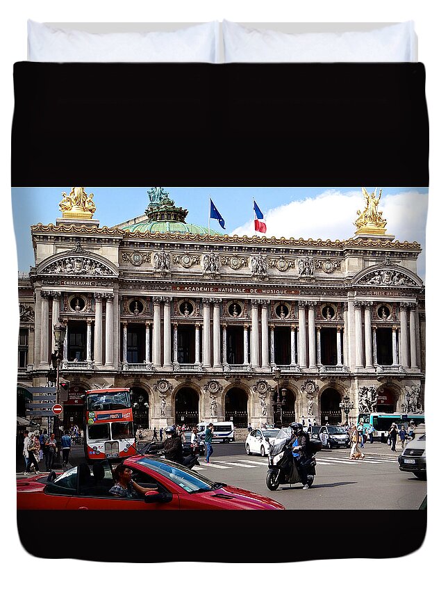 Place De L' Opera Duvet Cover featuring the photograph Opera Place by Ira Shander