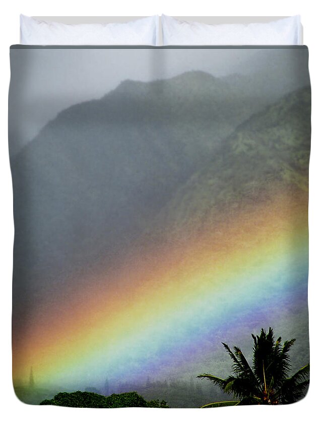  Hawaii Duvet Cover featuring the photograph Rainbow Valley by Kevin Smith