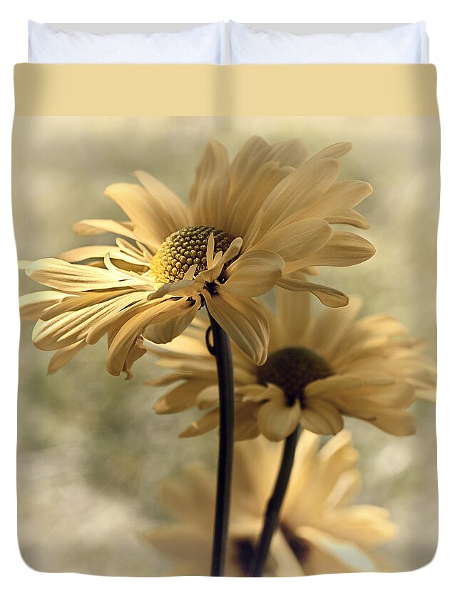 Floral Duvet Cover featuring the photograph Ray of Hope by Darlene Kwiatkowski