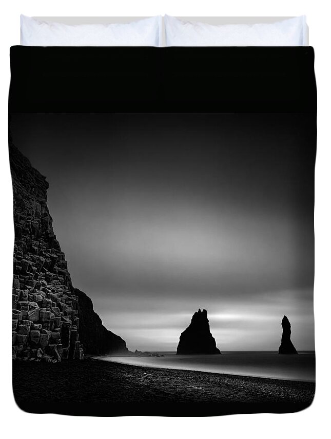 Beach Duvet Cover featuring the photograph Reynisfjara by Ian Good