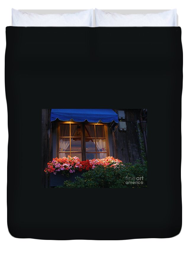 Restaurant Duvet Cover featuring the photograph Ristorante by Bev Conover