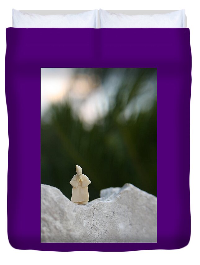 Old Man In The Peanut Duvet Cover featuring the photograph Sage On A Mountain by Ismael Cavazos
