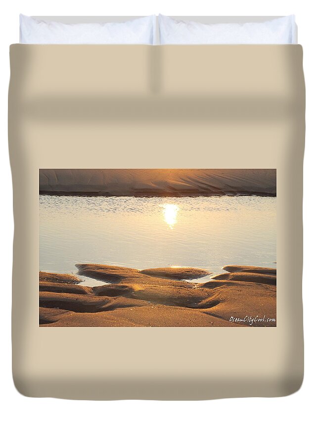 Sun Reflection Duvet Cover featuring the photograph Sand Shine by Robert Banach