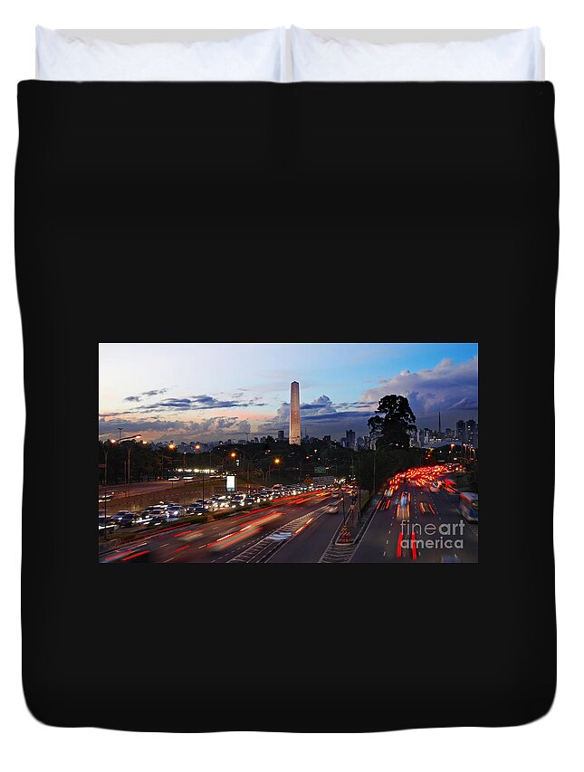 Sao Paulo Duvet Cover featuring the photograph Sao Paulo skyline - Ibirapuera by Carlos Alkmin
