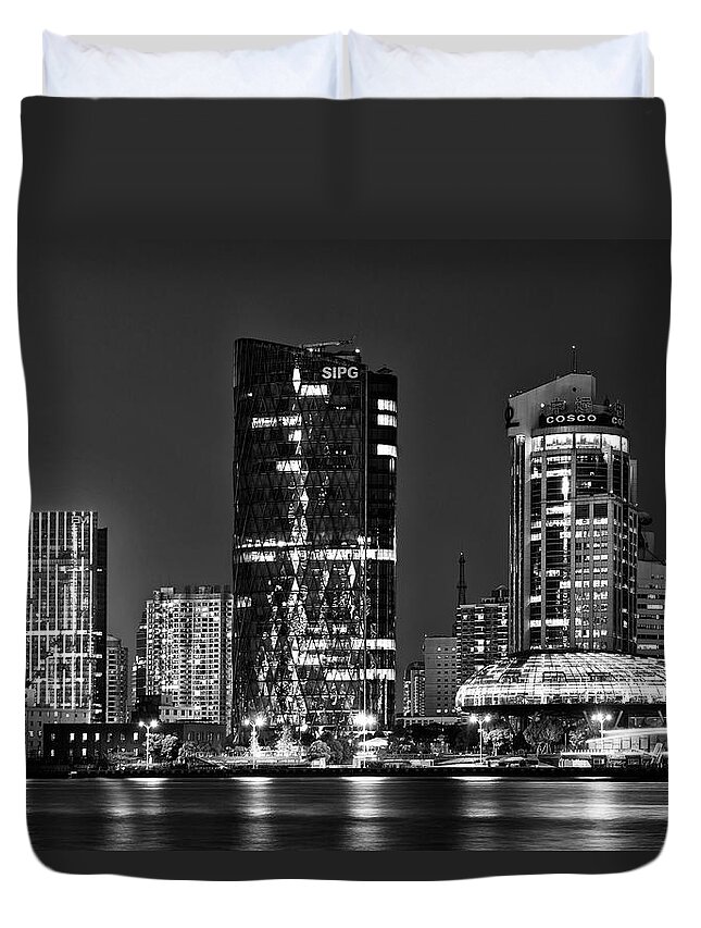 Tranquility Duvet Cover featuring the photograph Sipg Tower - Shanghai by Photographer - Rob Smith