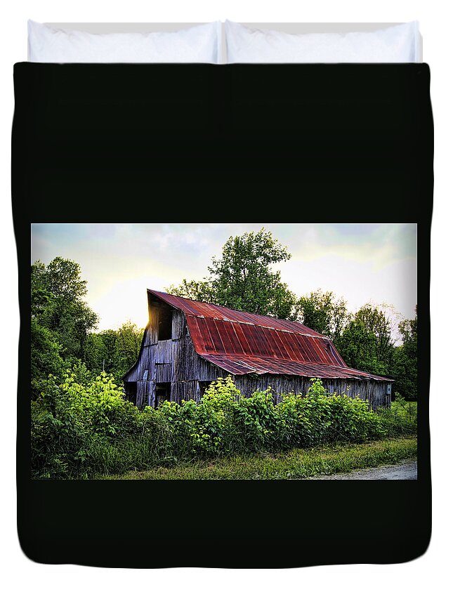 Barn Duvet Cover featuring the photograph Smith Hatchery Road Barn by Cricket Hackmann