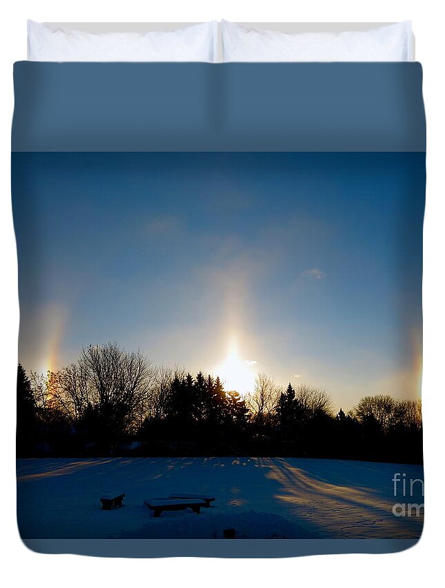 Sun Duvet Cover featuring the photograph Spirits Light by Jacqueline Athmann