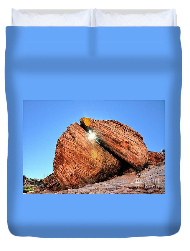 Split Rock Duvet Cover featuring the photograph Split Rock - Red Rock Canyon Nevada by Mark Valentine