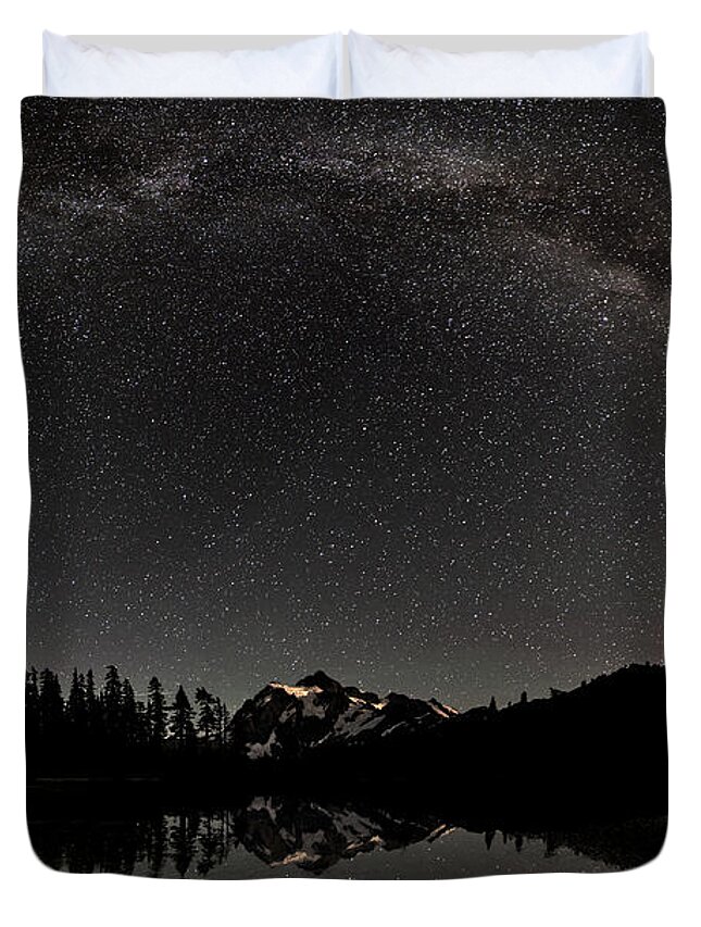 Milky Way Duvet Cover featuring the photograph Starry Night at Picture Lake by Yoshiki Nakamura