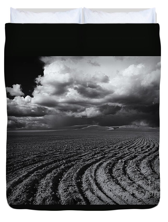 Field Duvet Cover featuring the photograph Storm Path by Michael Dawson
