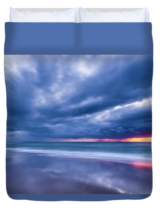 Tranquility Duvet Cover featuring the photograph Stormy Dawn Skies Over The Trafalgar by Peter Chadwick