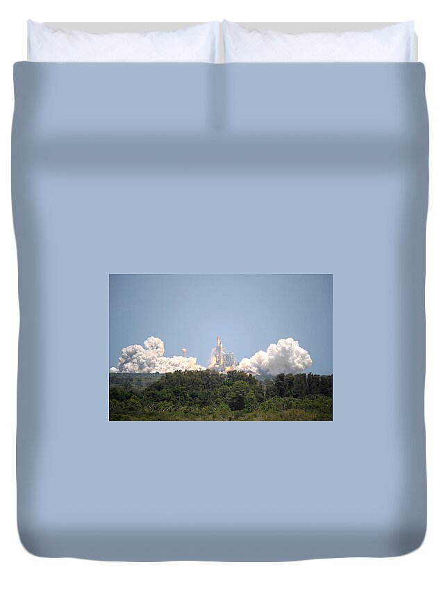 Astronomy Duvet Cover featuring the photograph Sts-132, Space Shuttle Atlantis Launch by Science Source