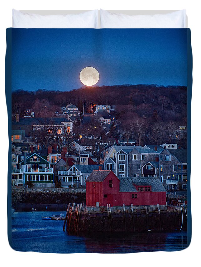 #jefffolger Duvet Cover featuring the photograph Sunrise moon sets by Jeff Folger