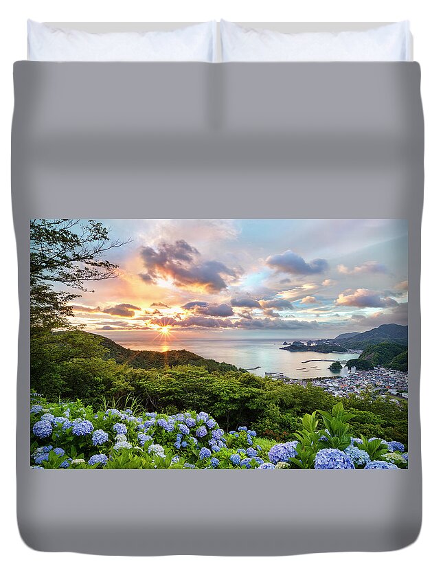 Tranquil Scene Duvet Cover featuring the photograph Sunset At Hydrangea Hills by Tommy Tsutsui