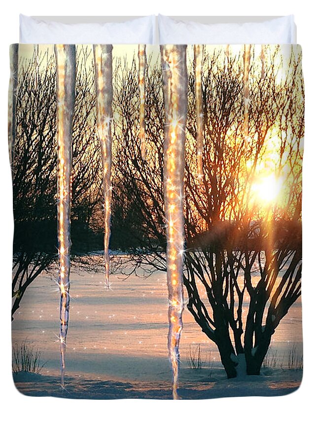  Duvet Cover featuring the photograph Sunset 'Cicles by Doug Kreuger