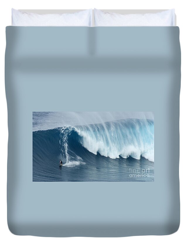 Surf Duvet Cover featuring the photograph Surfing Jaws 5 by Bob Christopher