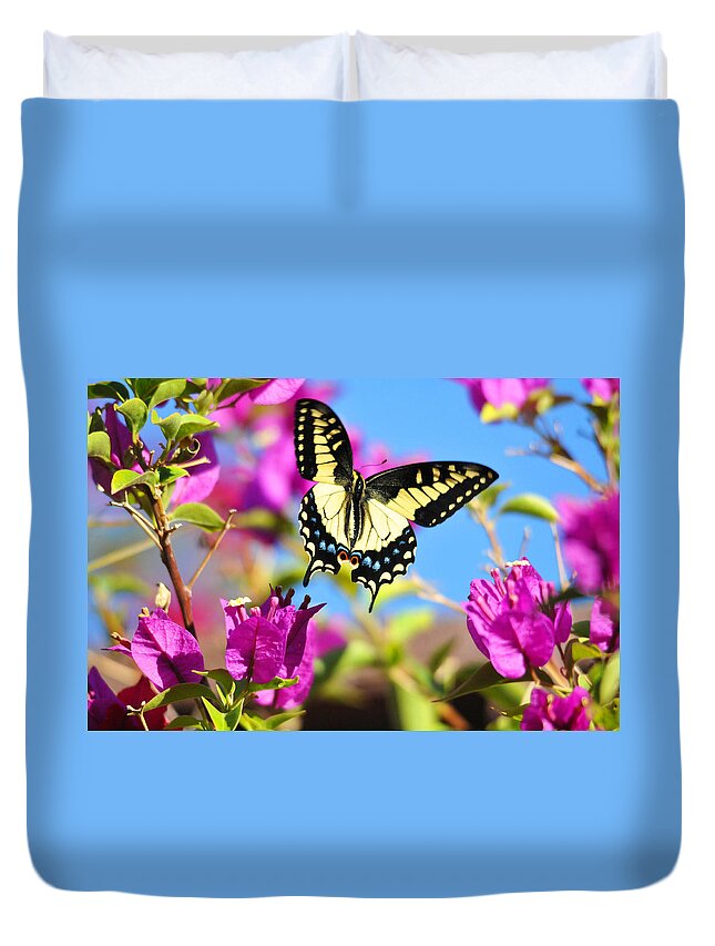 Flowers Duvet Cover featuring the photograph Swallowtail in Flight by Lynn Bauer