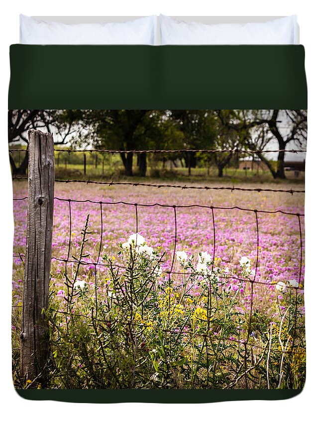 Melinda Ledsome Duvet Cover featuring the photograph Texas Roadside Wildflowers 678 by Melinda Ledsome