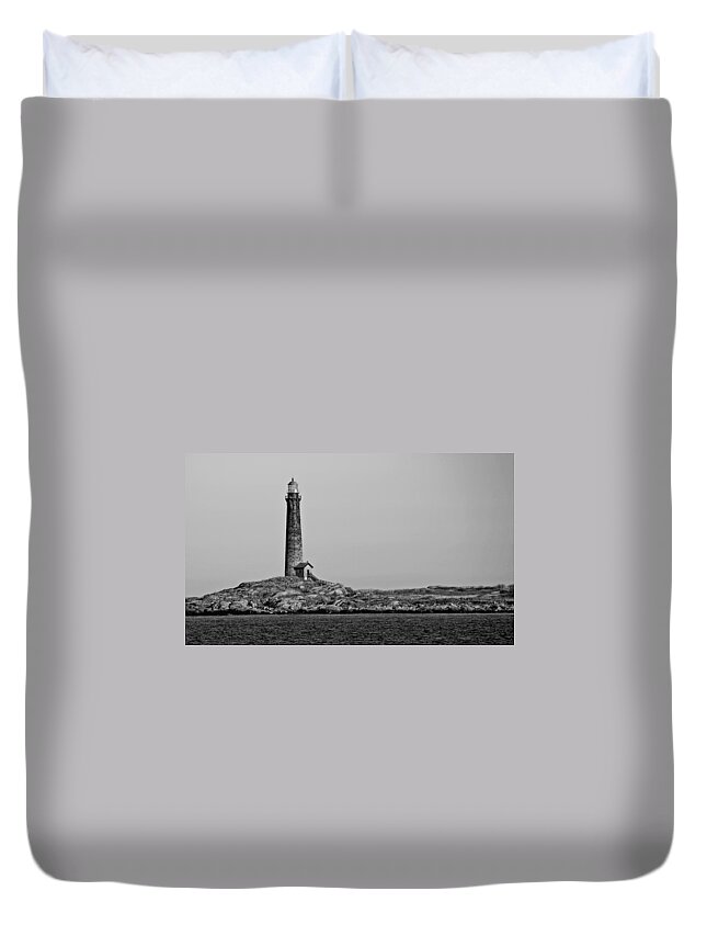 North Tower Lighthouse Duvet Cover featuring the photograph Thacher Island's North Tower Lighthouse by Liz Mackney
