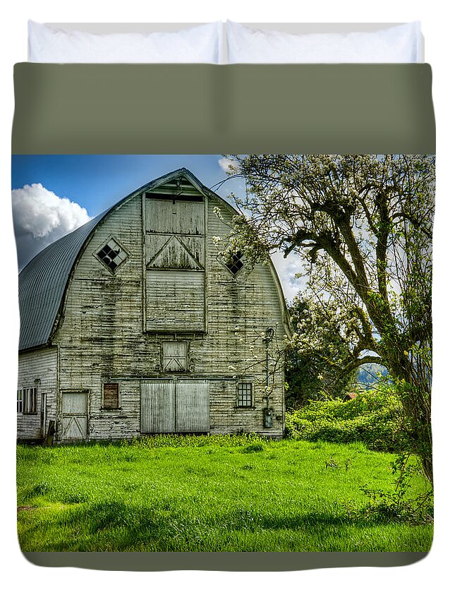 Washington Duvet Cover featuring the photograph The Crying Barn by Spencer McDonald