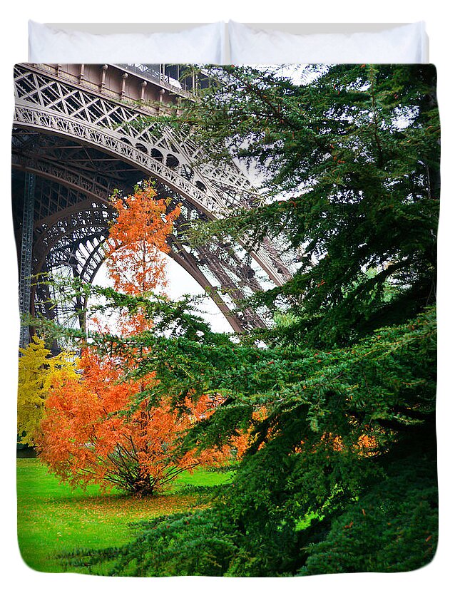 France Duvet Cover featuring the photograph The Eiffel in Fall by Kent Nancollas