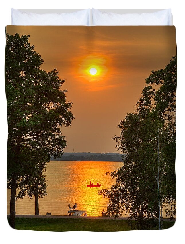 At The Lake Duvet Cover featuring the photograph The End of a Perfect Day by Wayne Moran