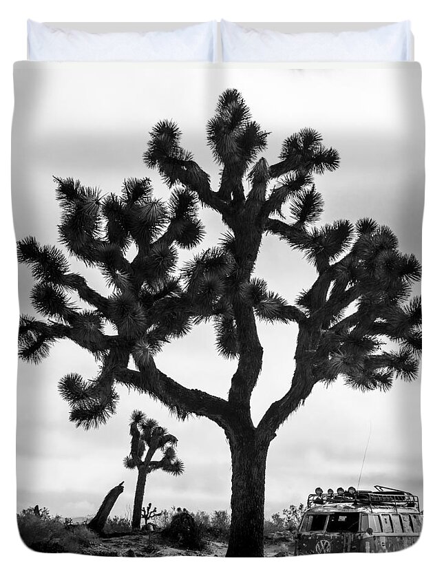 2015 Duvet Cover featuring the photograph The Joshua Tree and the Rustybus by Richard Kimbrough