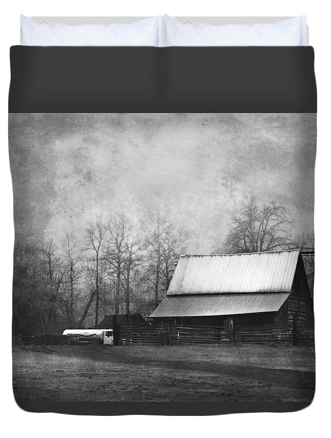 Vintage Duvet Cover featuring the photograph The Old Barn by Theresa Tahara