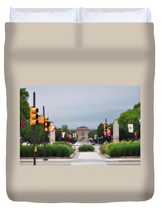 Parkway Duvet Cover featuring the photograph The Parkway and Art Museum by Bill Cannon