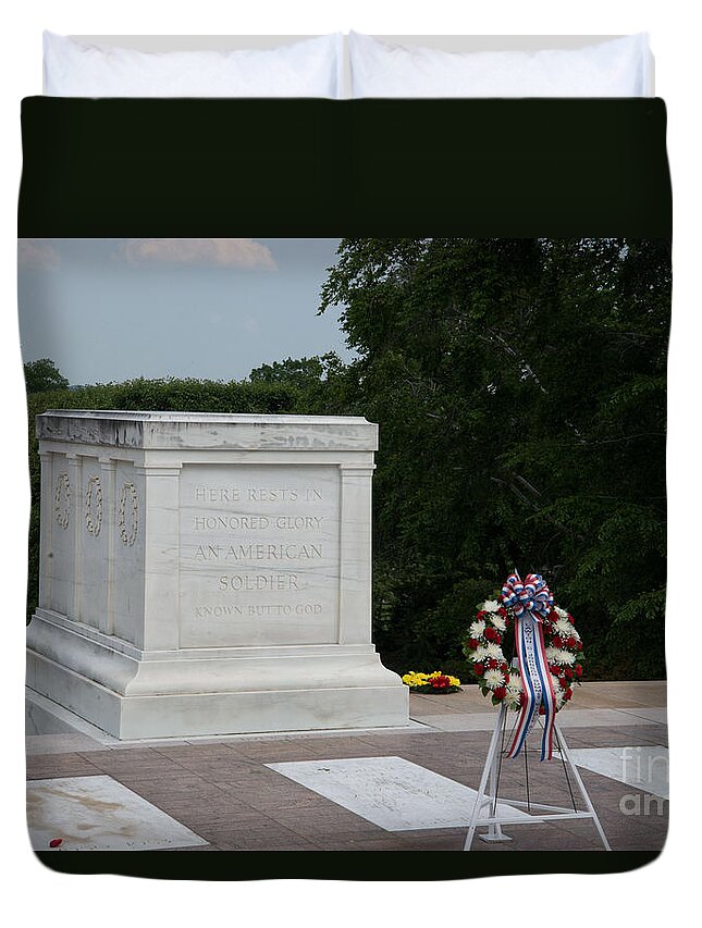 Arlington Cemetary Duvet Cover featuring the digital art Tomb of the Unknown Soldier by Carol Ailles