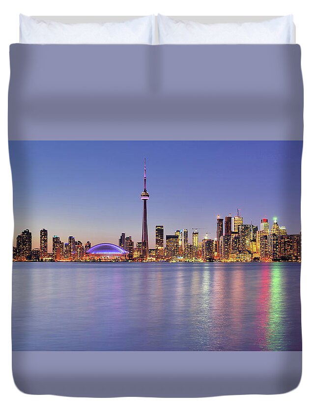 Communications Tower Duvet Cover featuring the photograph Toronto Skyline by Wei Fang