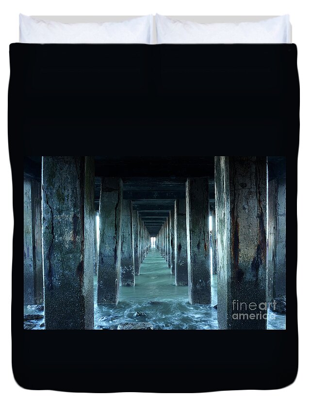  Seascapes Duvet Cover featuring the photograph Into The Blue Zone by Bob Christopher