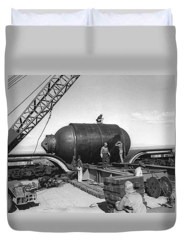 Science Duvet Cover featuring the photograph Trinity Test Site, Manhattan Project by Science Source