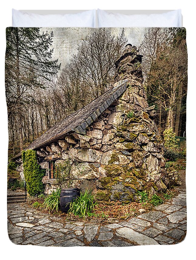 Capel Curig Duvet Cover featuring the photograph Ugly Cottage by Adrian Evans
