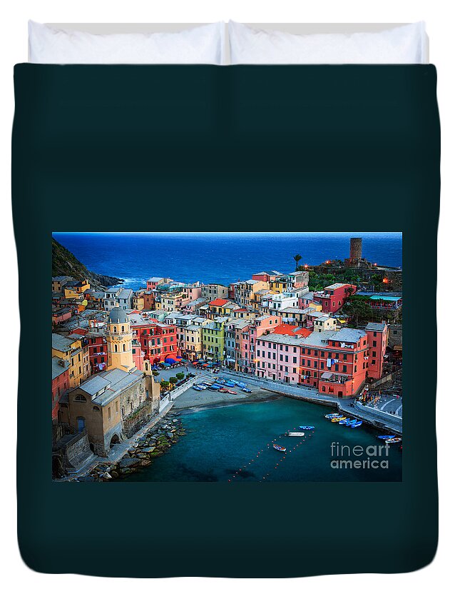 Cinque Terre Duvet Cover featuring the photograph Vernazza Sera by Inge Johnsson