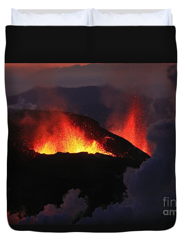 Sunset Duvet Cover featuring the photograph Volcanic Eruptions by Gunnar Orn Arnason