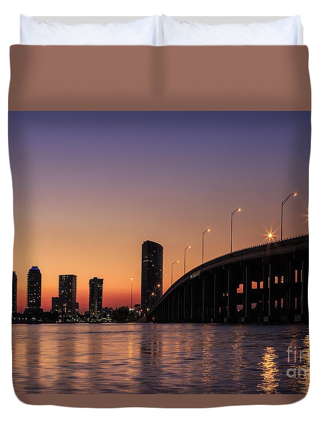 Kremsdorf Duvet Cover featuring the photograph Waiting For The Night by Evelina Kremsdorf