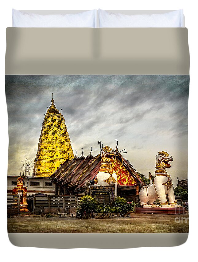 Chedi Buddhakhaya Duvet Cover featuring the photograph Wang Wiwekaram Temple by Adrian Evans