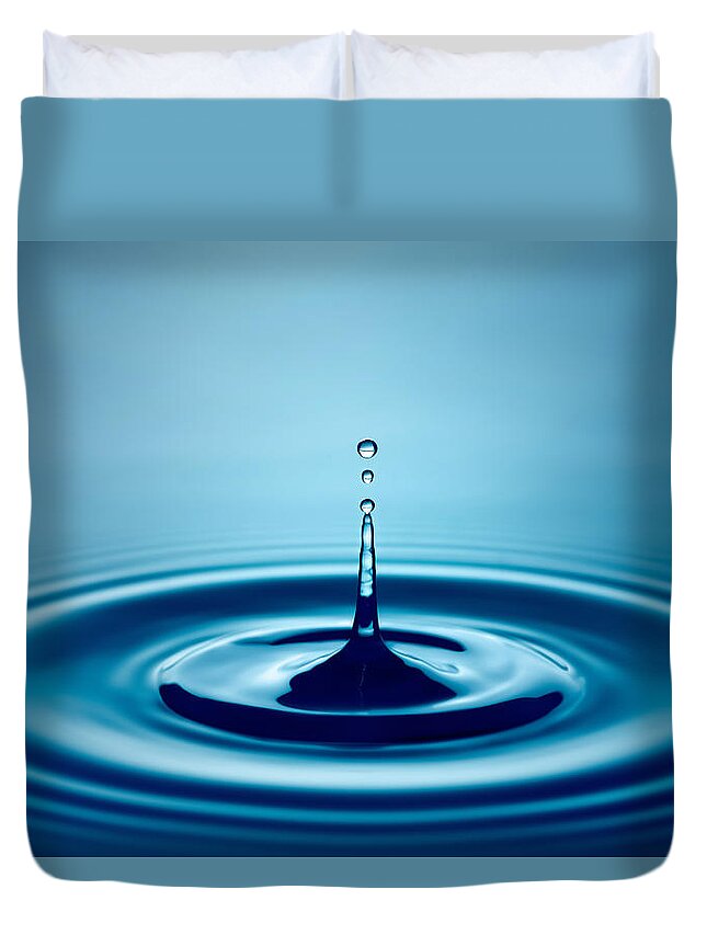 Water Duvet Cover featuring the photograph Water Drop Splash by Johan Swanepoel