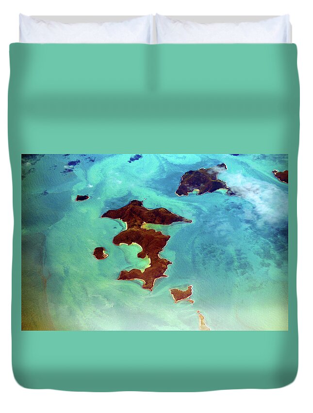 Scenics Duvet Cover featuring the photograph Whitsunday Islands by Photography By Mangiwau