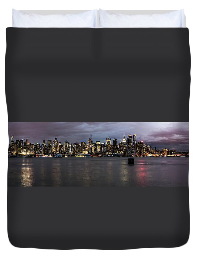 Lower Manhattan Duvet Cover featuring the photograph Wide Panoramic View From Weehawken by Michael Lee